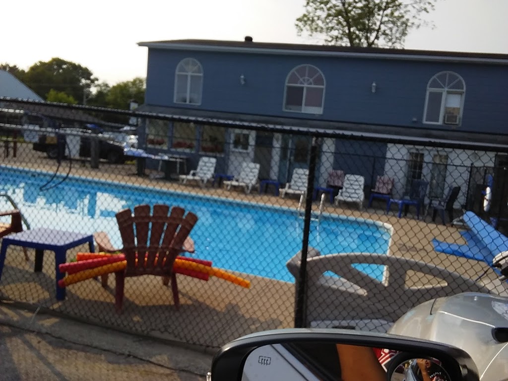 Kingsbridge Inn | 268 Main St, Wasaga Beach, ON L9Z 2N6, Canada | Phone: (705) 429-6364