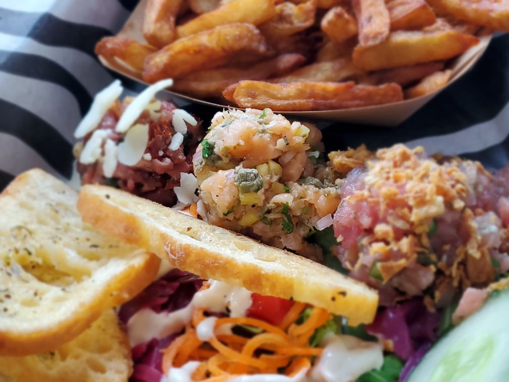 Côtes à Côtes Traiteur & Foodtrucks | 751 Boul. Louis-XIV, Québec, QC G1H 1A1, Canada | Phone: (418) 692-5151