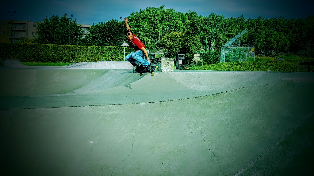 Vic West Skatepark | Victoria West Park, 250 Esquimalt Rd, Victoria, BC V9A 3K9, Canada | Phone: (250) 385-5711