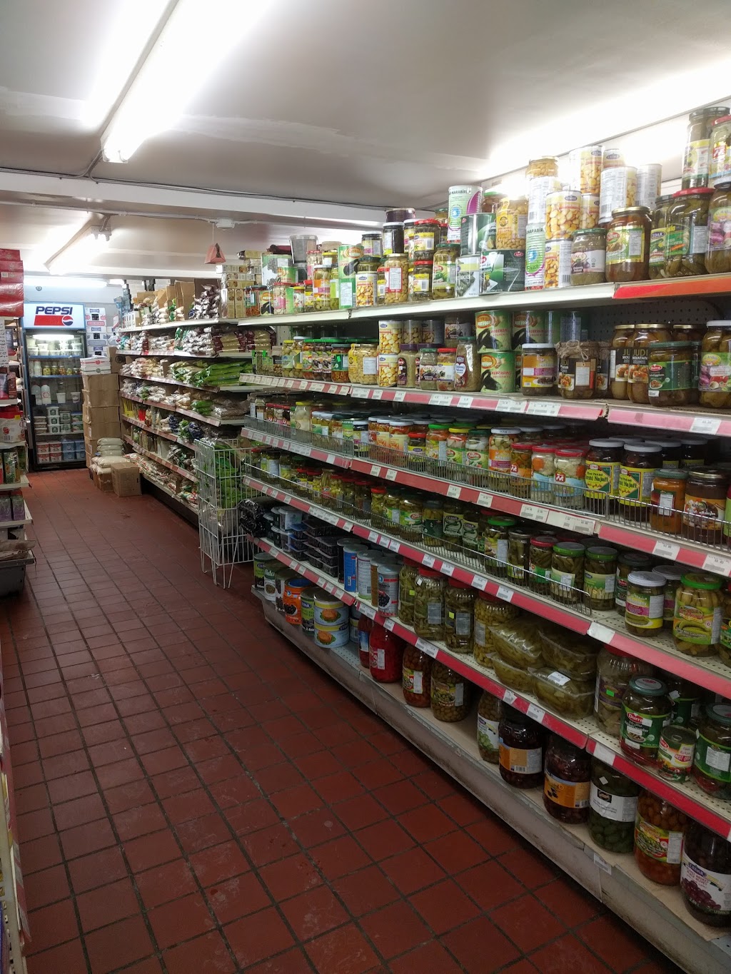 Moussa Market & Meat Shop | 300 McArthur Ave., Vanier, ON K1L 6P2, Canada | Phone: (613) 745-7900