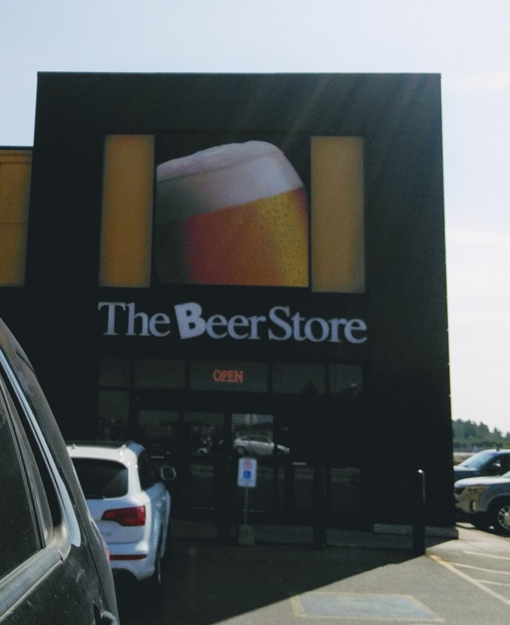 Beer Store | 452 Holland St W, Bradford, ON L3Z 2A4, Canada | Phone: (905) 775-9350