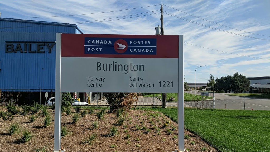 Canada post | 1221 Heritage Rd, Burlington, ON L7L 4Y1, Canada | Phone: (800) 267-1177