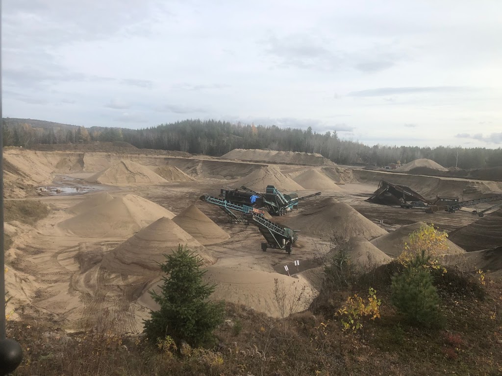 Matériaux Paysagers Savaria Ltée | 140 Rang de la Rivière-aux-Écorces, Saint-Alexis-des-Monts, QC J0K 1V0, Canada | Phone: (877) 728-2742