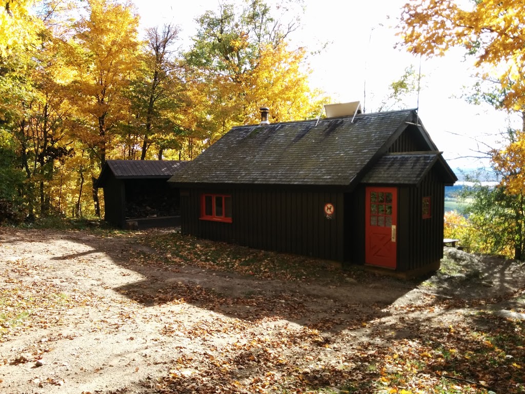 Western Shelter | Trail 2, Luskville, QC J0X 2G0, Canada | Phone: (819) 827-2020