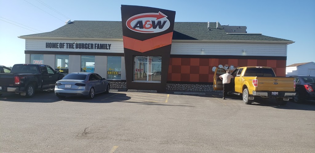 A&W Canada | 9 Alberta Rd, Claresholm, AB T0L 0T0, Canada | Phone: (403) 625-5309