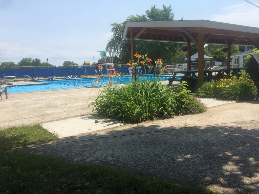 Elm Park swimming pool | 532 Rue Montcalm, Dollard-des-Ormeaux, QC H9G 1K3, Canada | Phone: (514) 620-9747