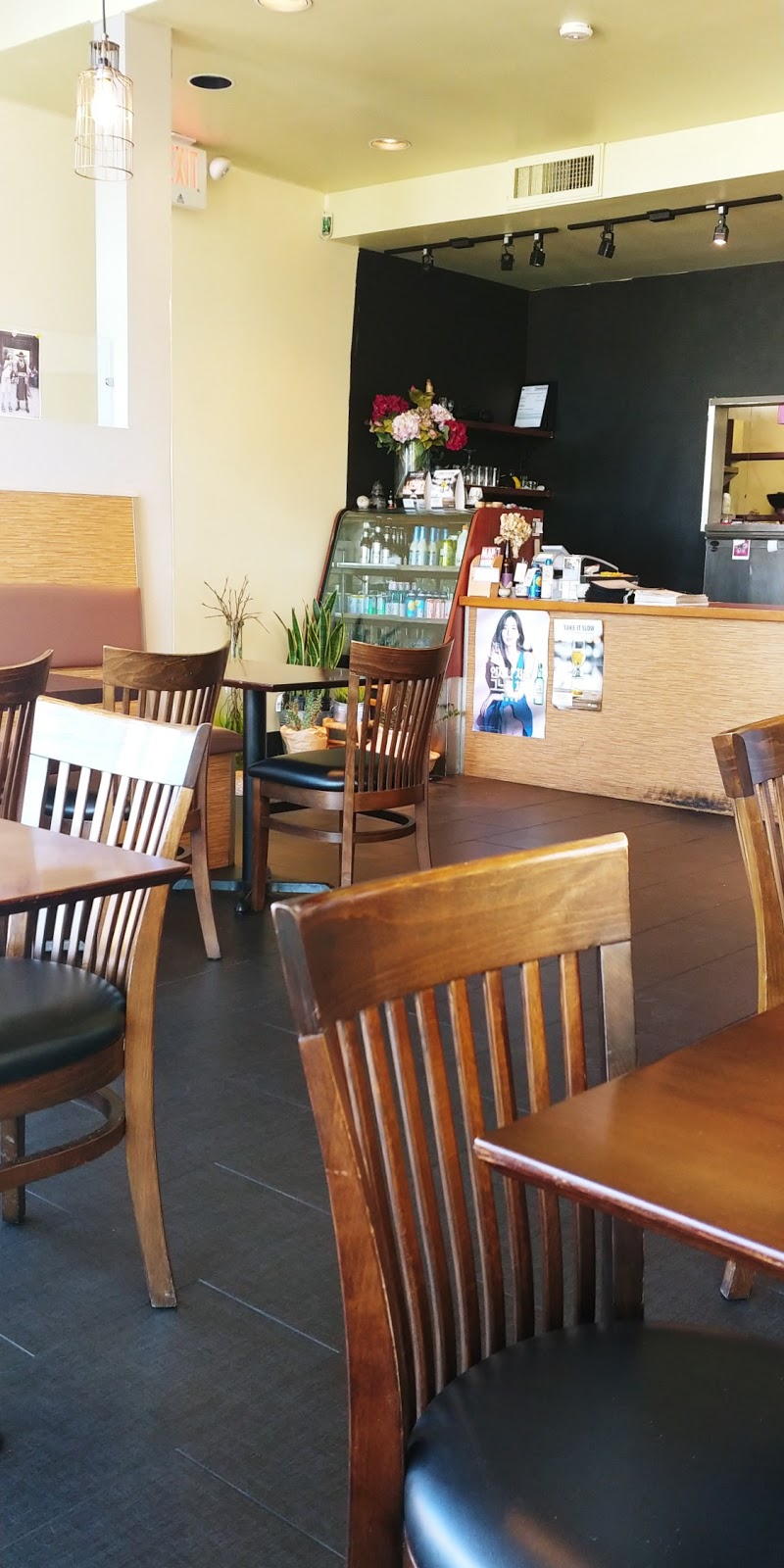 J Kitchen Korean & Japanese Restaurant | 2305 Beacon Ave W, Sidney, BC V8L 1W9, Canada | Phone: (250) 655-0033