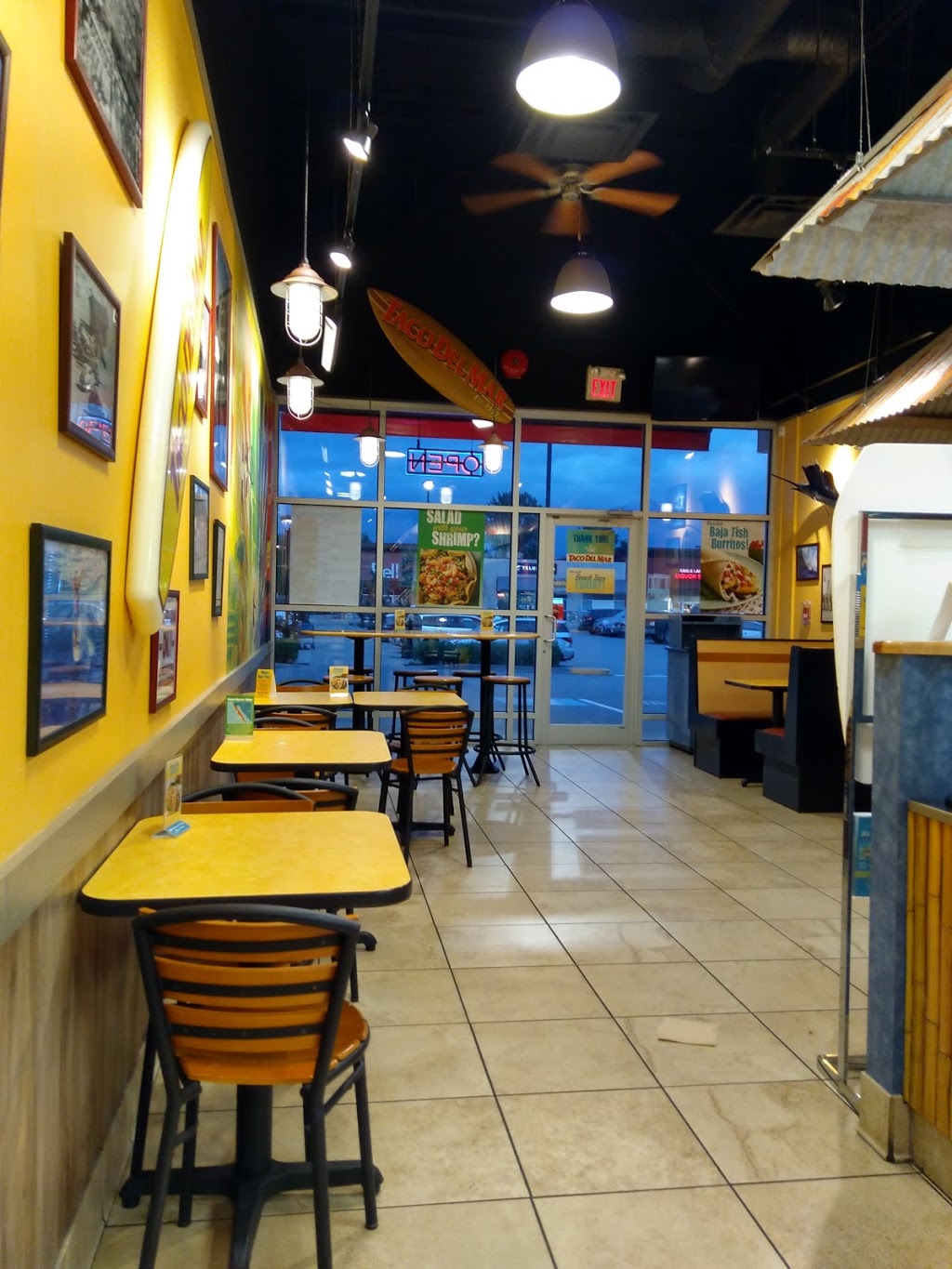 Taco Del Mar | 8249 Eagle Landing Pkwy #210, Chilliwack, BC V2P 0E2, Canada | Phone: (604) 391-1140