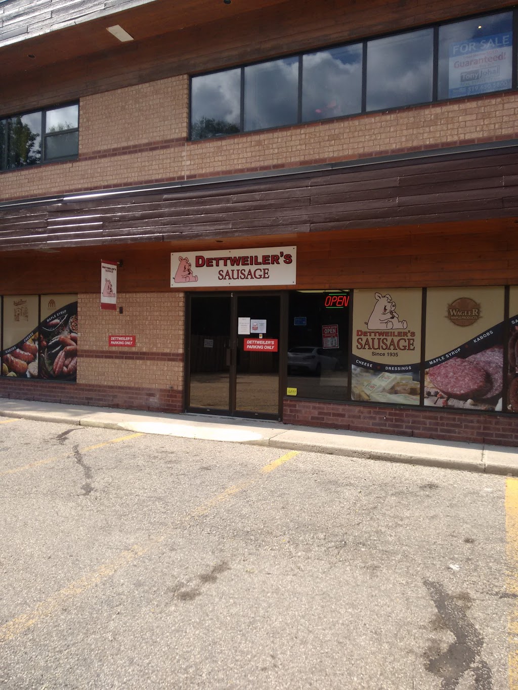 Dettweilers Sausage | 2057 Victoria St N, Breslau, ON N0B 1M0, Canada | Phone: (519) 648-2015