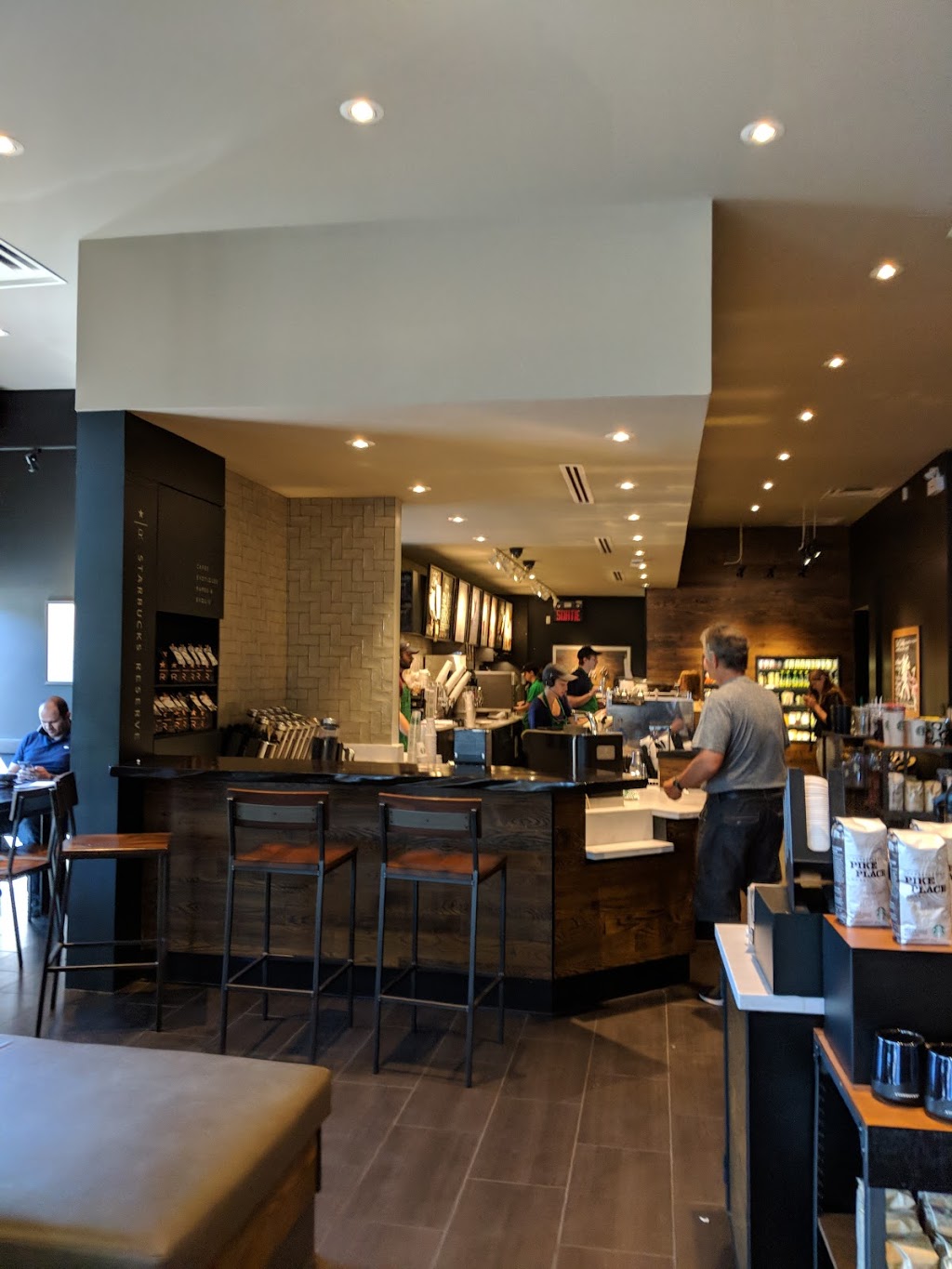Starbucks | 3700 Boul Saint-Jean, Dollard-des-Ormeaux, QC H9G 1X1, Canada | Phone: (514) 626-9446