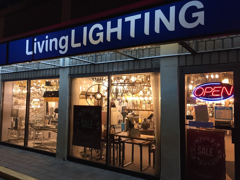 Living Lighting Newmarket | 17335 Yonge St, Newmarket, ON L3Y 8Z2, Canada | Phone: (905) 898-2755