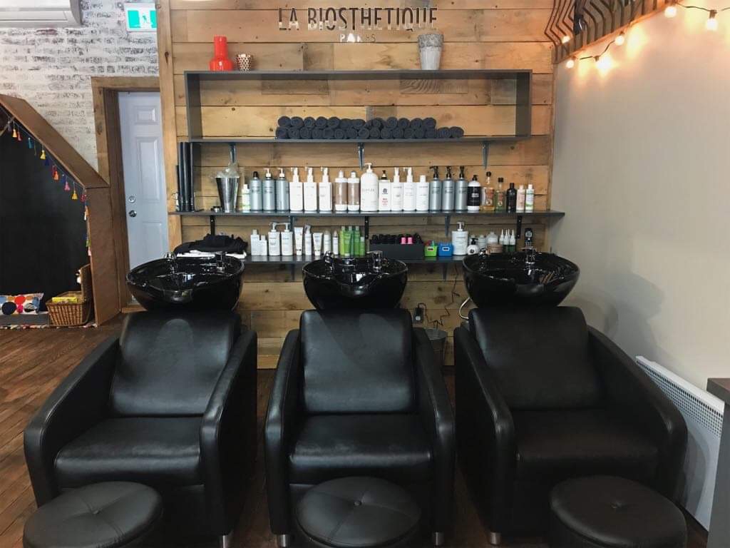 La Cour Arrière Maison de Coiffure | 81 Rue Saint-Paul, Saint-Jean-sur-Richelieu, QC J3B 1Z1, Canada | Phone: (450) 348-1881