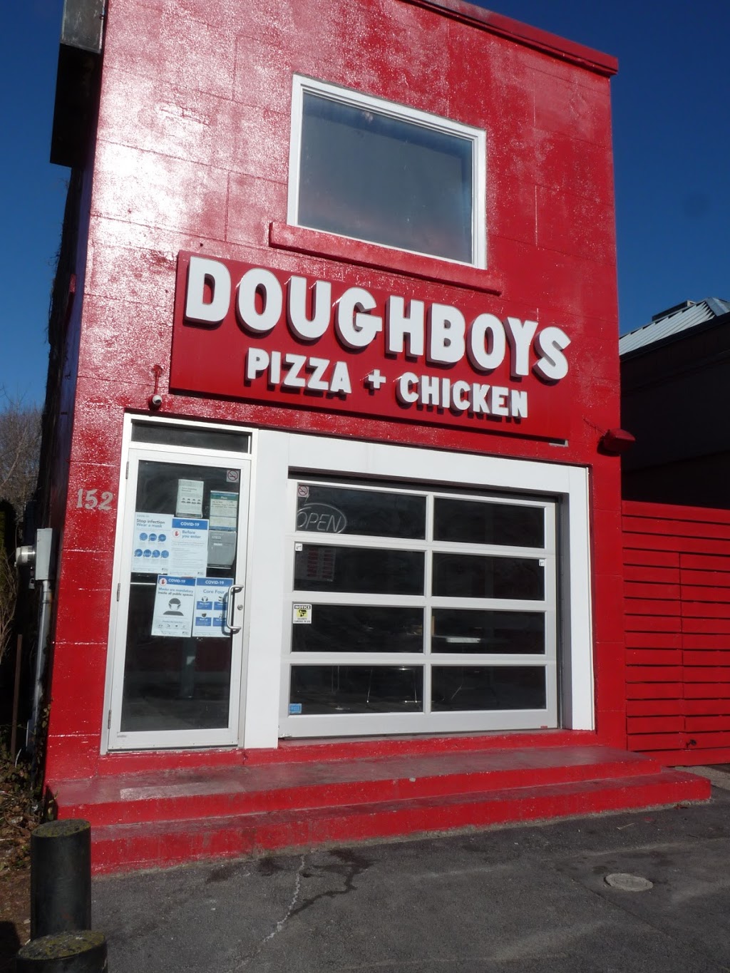 Doughboys Port Credit | 152 Lakeshore Rd E, Mississauga, ON L5G 1E9, Canada | Phone: (905) 990-6060