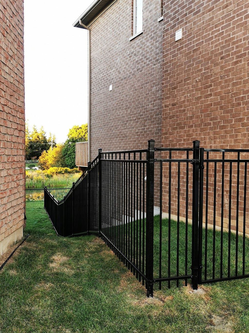 A&H Custom Fence and Decks | 50 Gerard Ave, Kitchener, ON N2C 2A1, Canada | Phone: (519) 222-2882