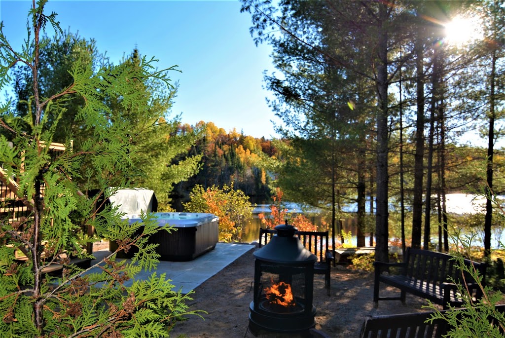 CHALET SPA DU LAC SAGUAY | 301 QC-117, Lac-Saguay, QC J0W 1L0, Canada | Phone: (450) 512-4878