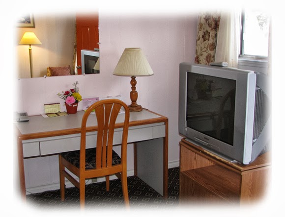 Motel Rideau | 8700 Boulevard Marie-Victorin, Brossard, QC J4X 1C4, Canada | Phone: (450) 466-2184