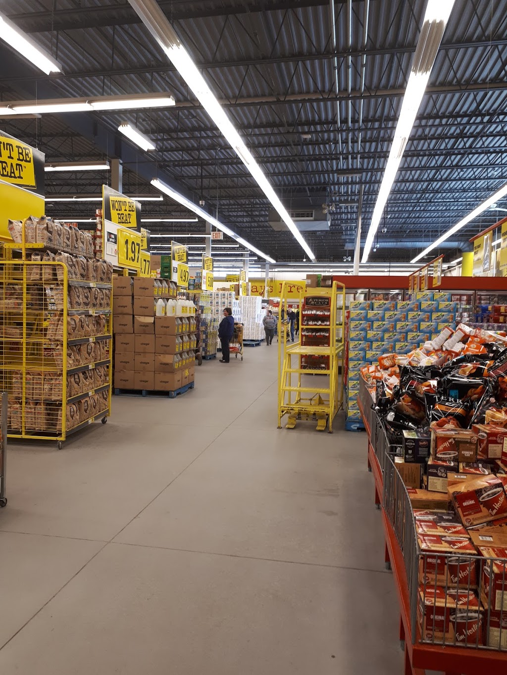 Justin & Staceys No Frills | 285 Mill St, Angus, ON L0M 1B4, Canada | Phone: (866) 987-6453