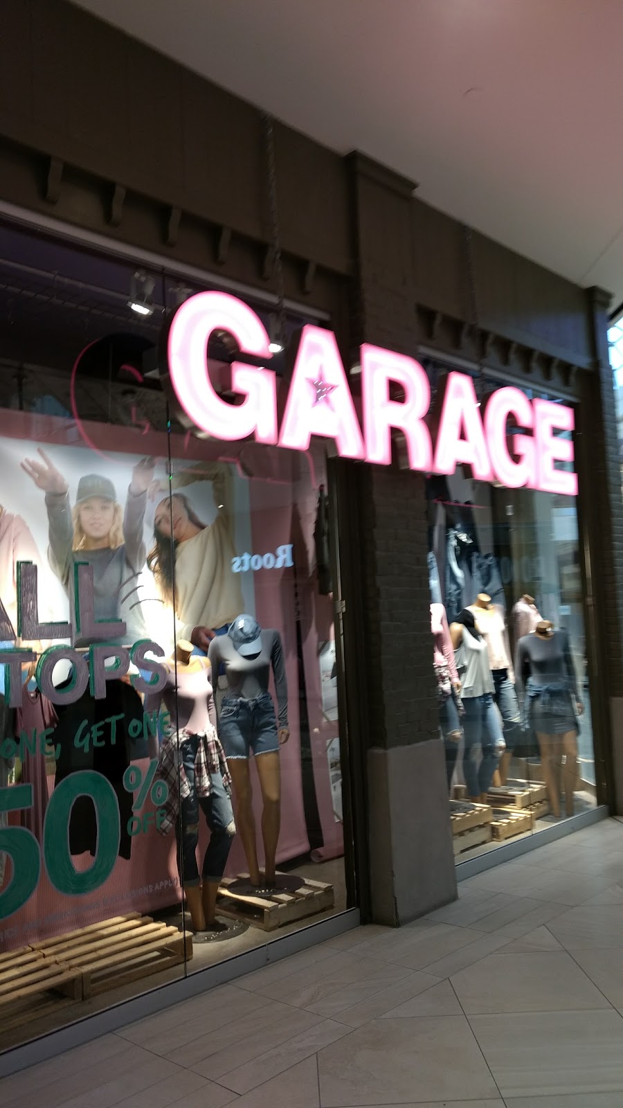 Garage | 240 Leighland Ave #117, Oakville, ON L6H 3H6, Canada | Phone: (905) 845-5702