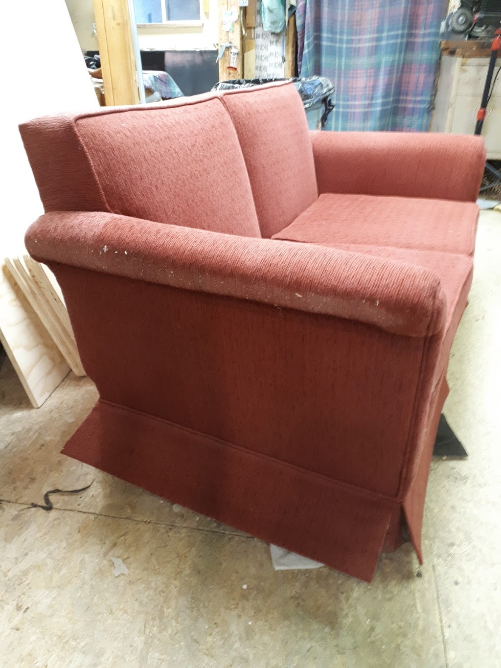 Custom Tailored Upholstery | 4622 Old Simcoe St, Oshawa, ON L1H 7K4, Canada | Phone: (905) 655-8856