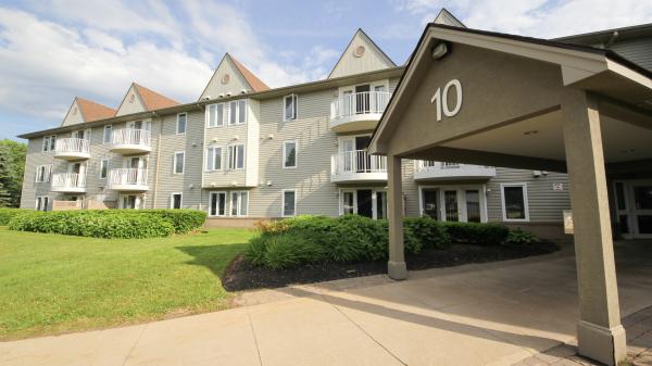 Cambridge Court Apartments | 10 Brookside Dr, Moncton, NB E1E 4M8, Canada | Phone: (833) 258-9494