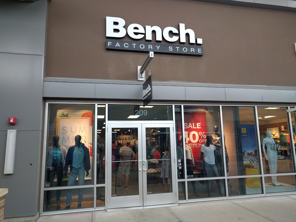 Bench | Toronto Premium Outlets 13850 Steeles Avenue W, Halton Hills, ON L7G 0J1, Canada | Phone: (289) 428-1016