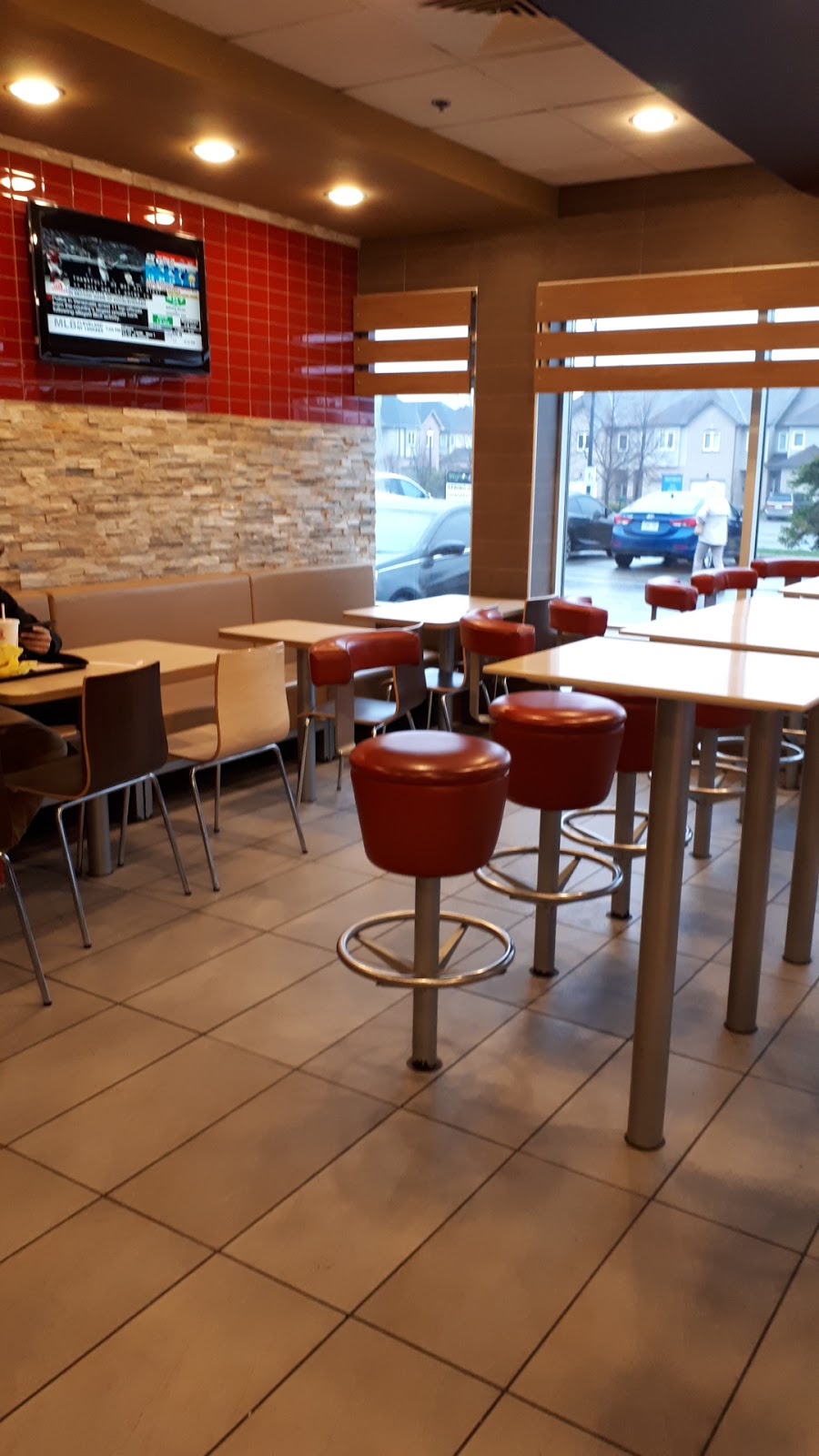 McDonalds | 5636 Glen Erin Dr, Mississauga, ON L5M 6B1, Canada | Phone: (905) 812-7187