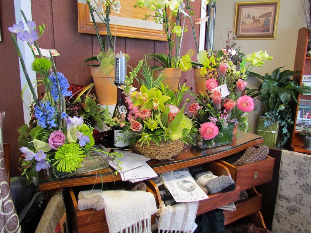 Fleuriste Embrun Florist | 901 Notre Dame St, Embrun, ON K0A 1W0, Canada | Phone: (613) 370-0123