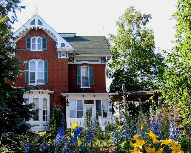 Century House B&B | 192 Bloomfield Main St, Bloomfield, ON K0K 1G0, Canada | Phone: (613) 393-5577