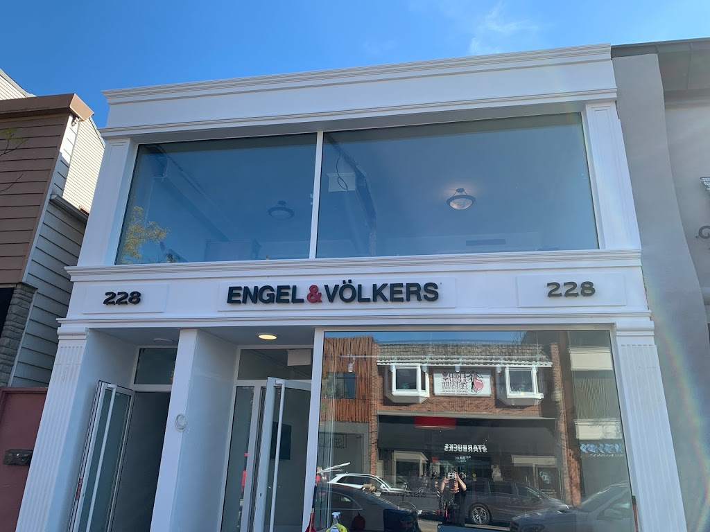 ENGEL & VÖLKERS OAKVILLE | 226 Lakeshore Rd E, Oakville, ON L6J 1H8, Canada | Phone: (905) 815-8788