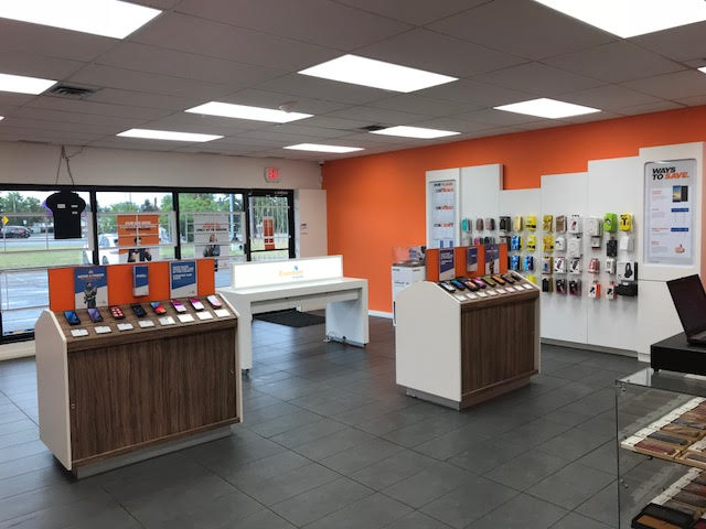 Freedom Mobile | 13708 Castle Downs Rd NW, Castle Downs Shopping Centre, Edmonton, AB T5X 4H7, Canada | Phone: (780) 457-7300