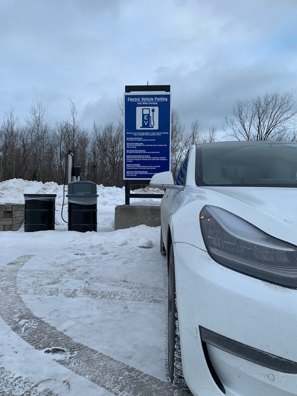 ChargePoint Charging Station | 100 Wintergreen Pl, The Blue Mountains, ON L9Y 0P3, Canada | Phone: (888) 758-4389