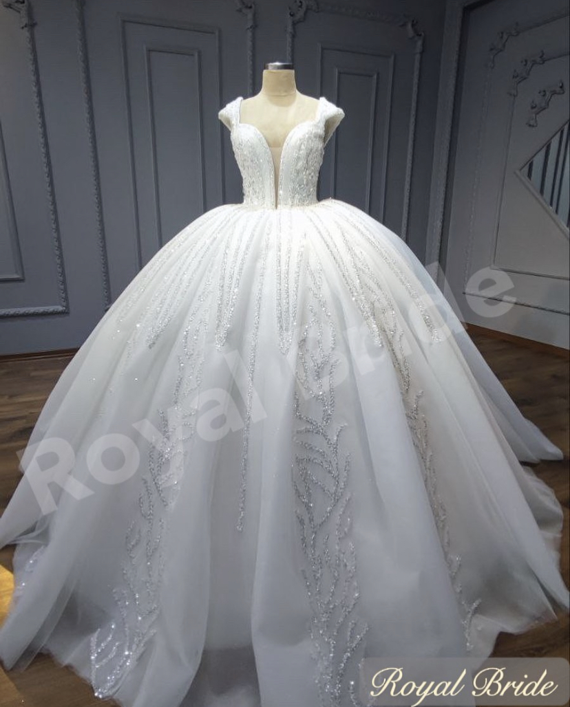 Royal Bride | 110 Rue de la Barre, Longueuil, QC J4K 1A3, Canada | Phone: (514) 641-2636