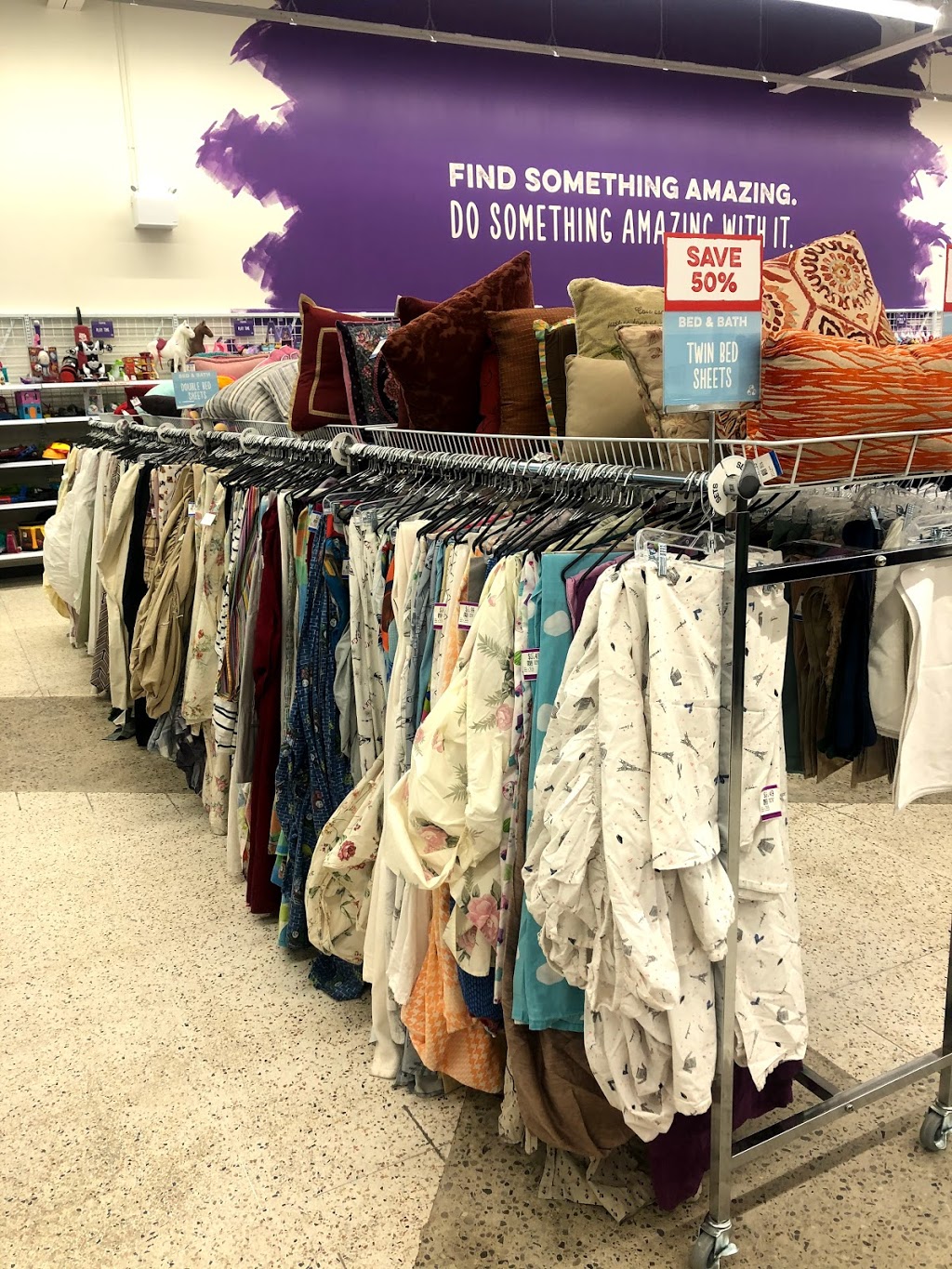 Value Village | 125 Cross Ave, Oakville, ON L6J 2W8, Canada | Phone: (289) 910-0799