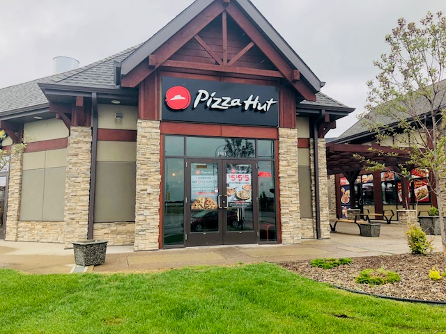 Pizza Hut | 55 Skyview Ranch Rd, Calgary, AB T3N 0E4, Canada | Phone: (403) 310-1010