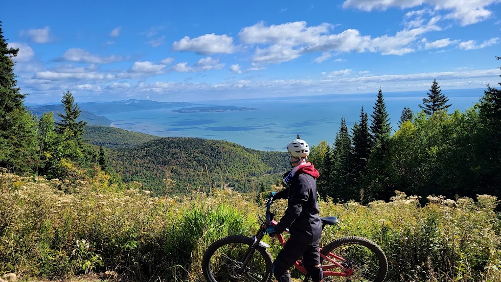 Le Massif de Charlevoix | 185 Chem. du Massif, Petite-Rivière-Saint-François, QC G0A 2L0, Canada | Phone: (877) 536-2774