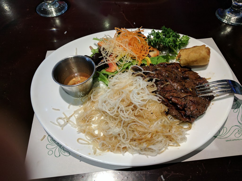 Restaurant Chez Lien | 753 Rue Saint-Laurent Ouest, Longueuil, QC J4H 1P3, Canada | Phone: (450) 332-5778