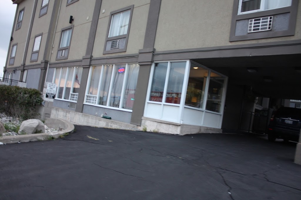 Glengate Hotel | 5534 Stanley Ave, Niagara Falls, ON L2G 3X2, Canada | Phone: (905) 357-1333