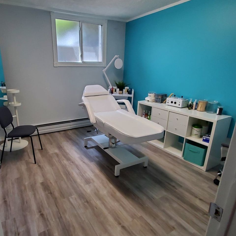 Aesthetics by Christina | 265 St Vincent St, Barrie, ON L4M 1G7, Canada | Phone: (705) 252-8637