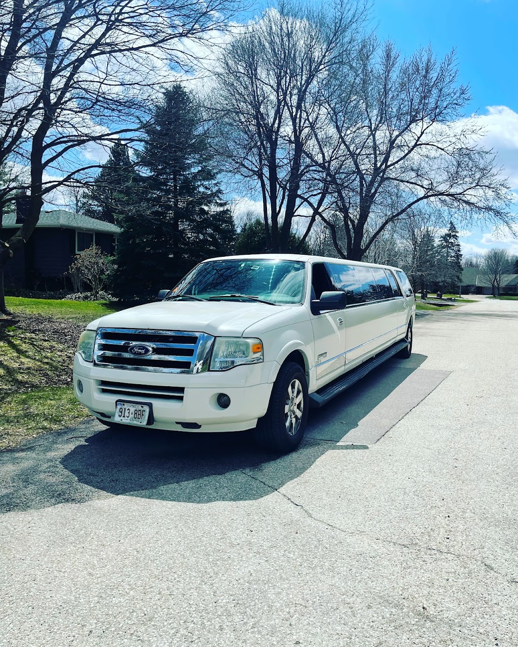 Classic Limo & Airport Suv Service | 10 Burnhope Dr, Brampton, ON L6X 3P2, Canada | Phone: (647) 893-9412