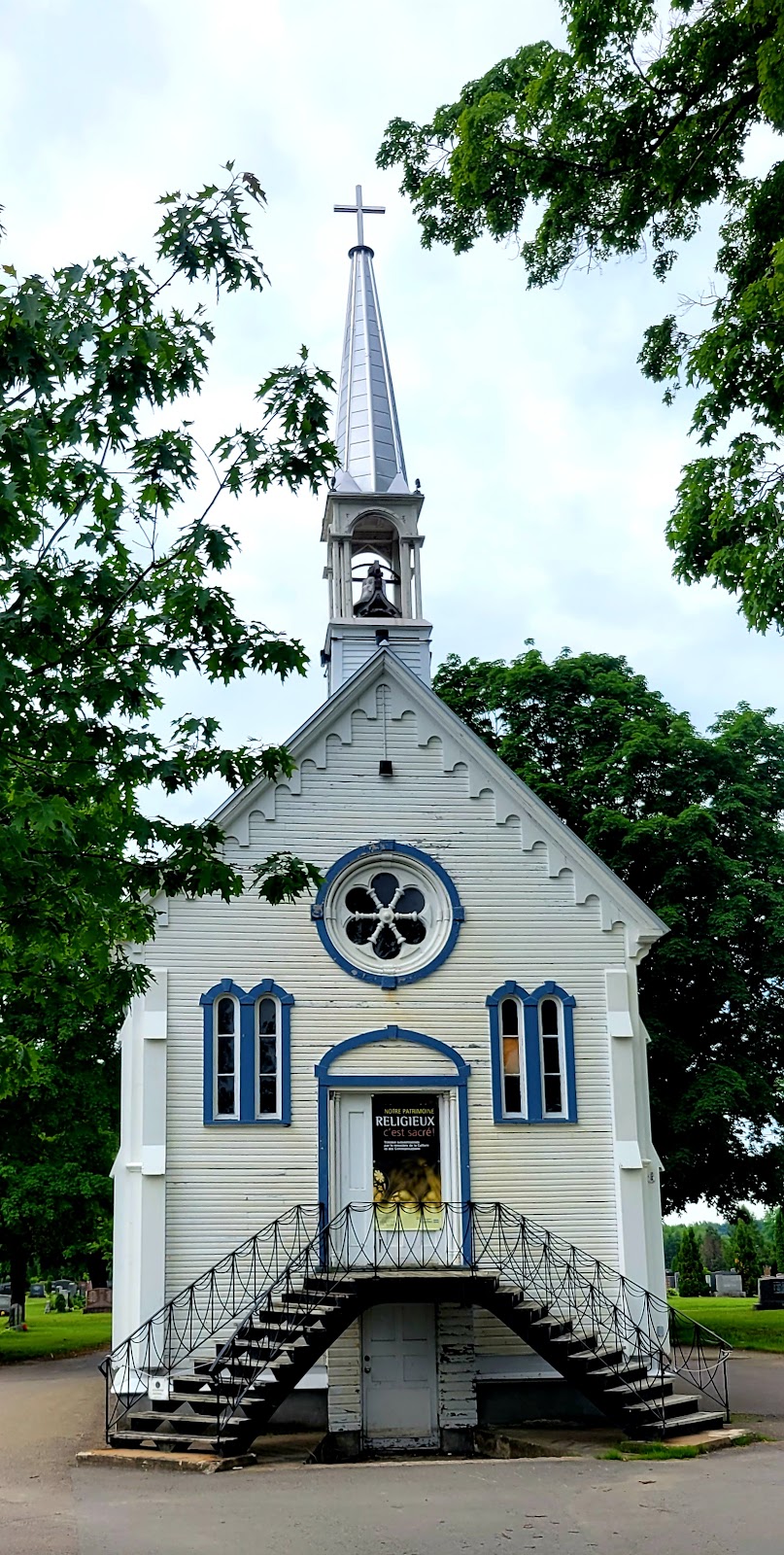 Cimetière de Saint-Jérôme | 541 Bd Roland-Godard, Saint-Jérôme, QC J7Y 5C6, Canada | Phone: (450) 432-9741