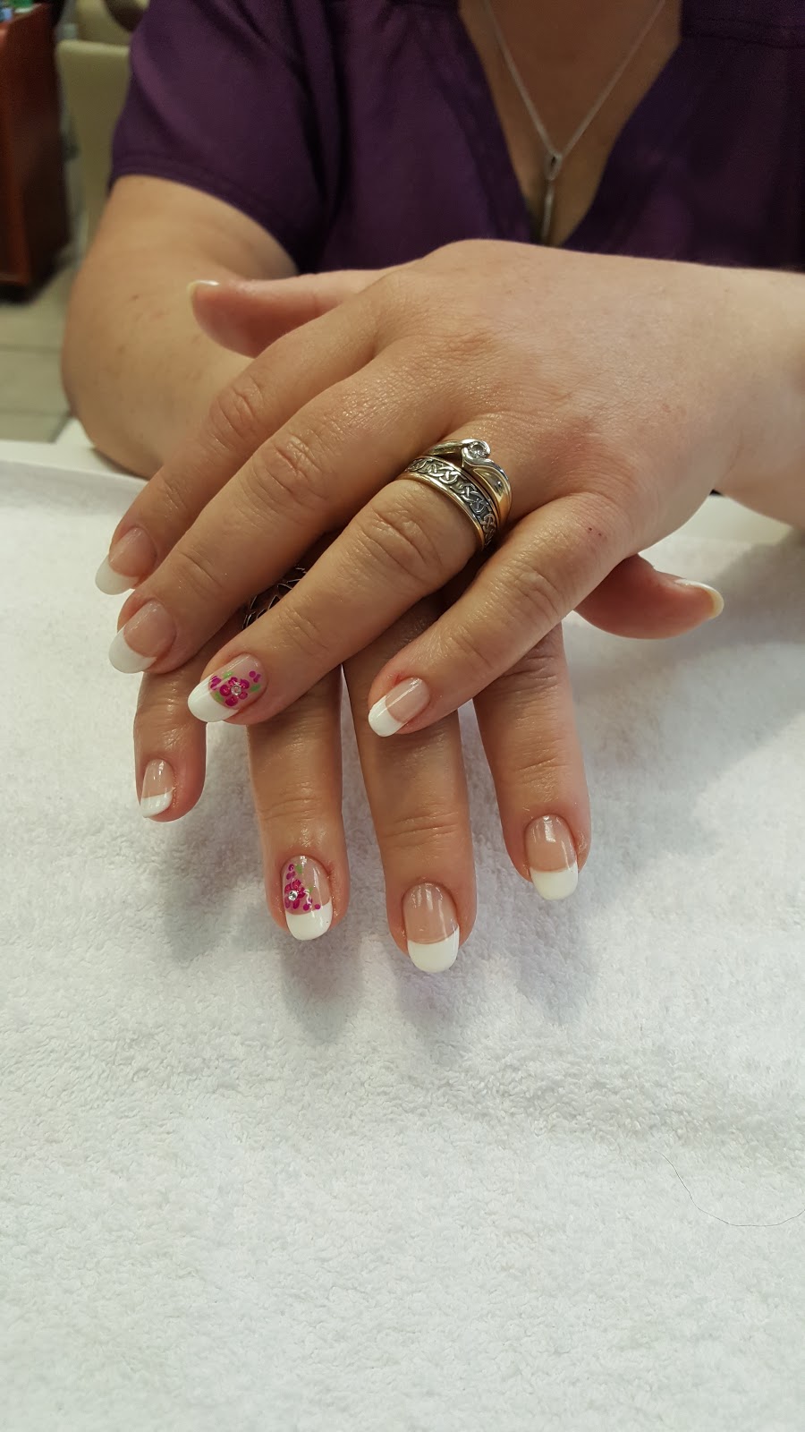 Diamond Blue Nail Spa | 5725 Vedder Rd #7, Chilliwack, BC V2R 3N3, Canada | Phone: (604) 769-0888