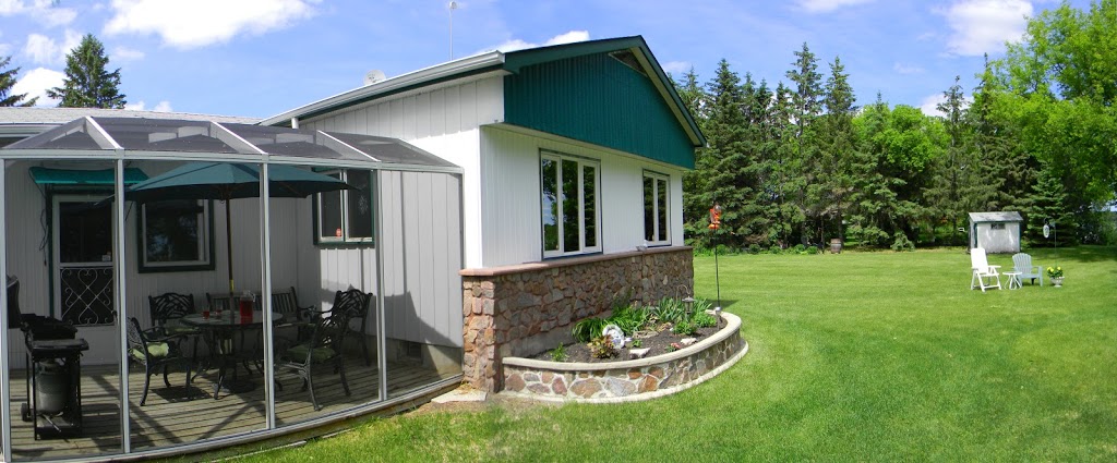 Bridgeview Bed and Breakfast | 1246 Breezy Point Rd, Selkirk, MB R1A 2A7, Canada | Phone: (204) 482-7892