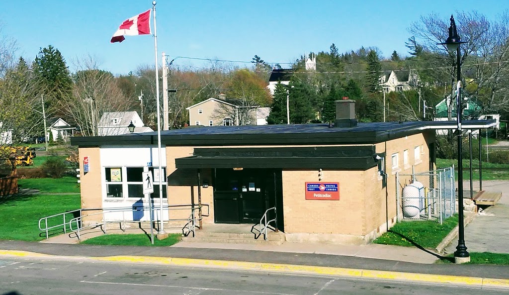 Petitcodiac Post Office | 46 Main St, Petitcodiac, NB E4Z 2H0, Canada | Phone: (506) 756-2249