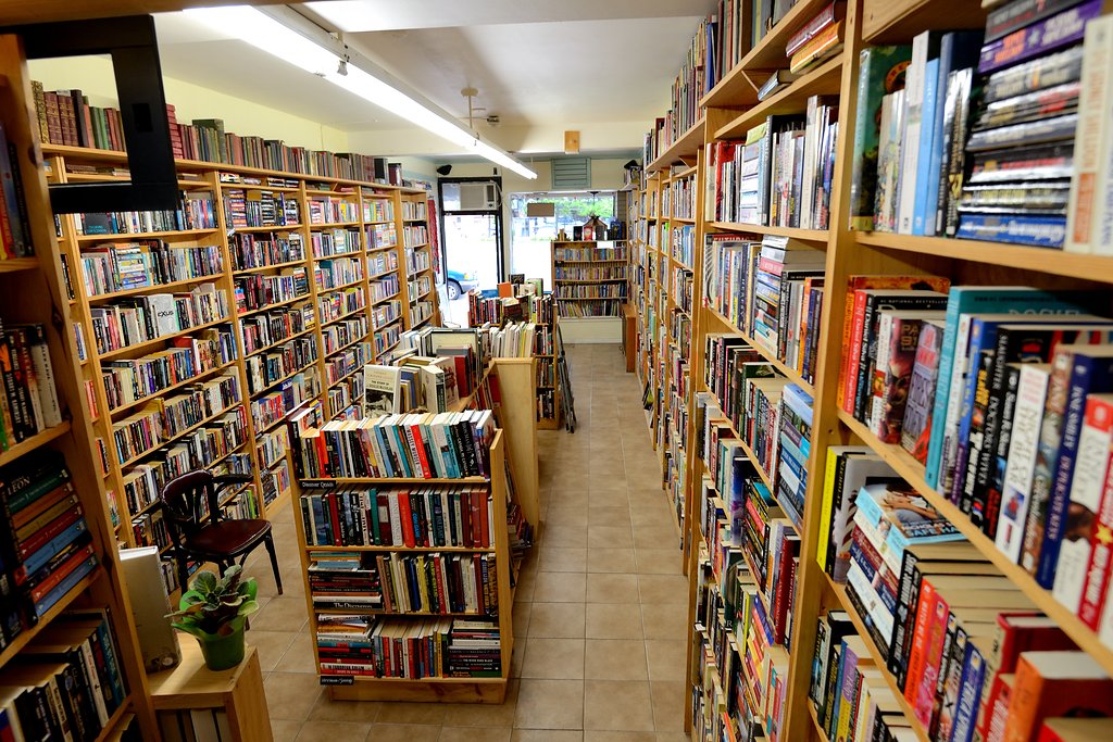 Cliffside Village Books | 2404 Kingston Rd, Scarborough, ON M1N 1V2, Canada | Phone: (647) 827-9199