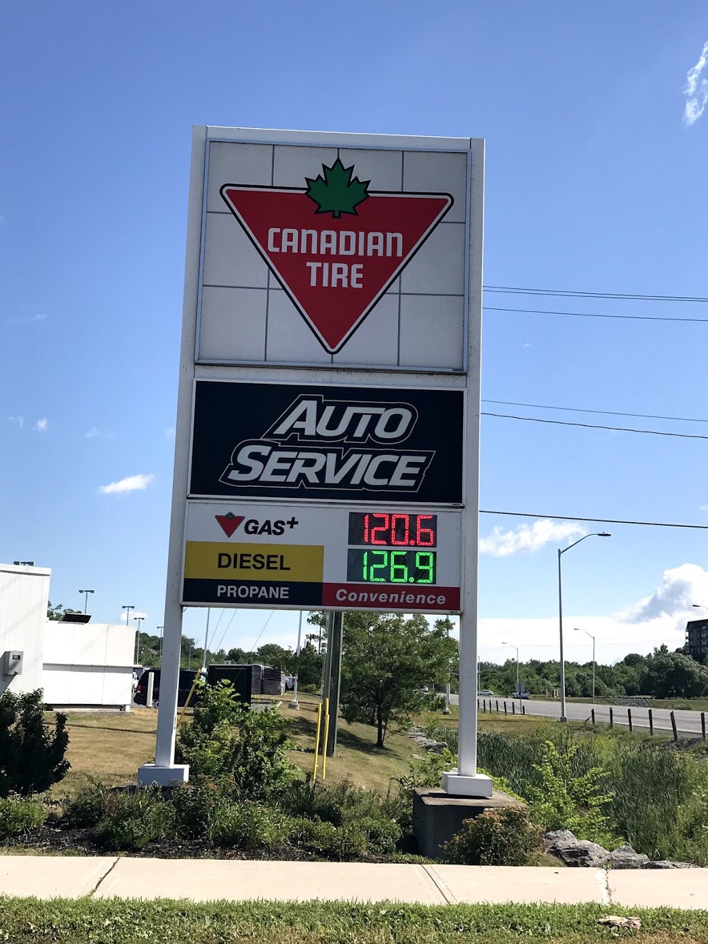 Canadian Tire Gas+ - Rockland | 9020 County Rd 17, Rockland, ON K4K 1V5, Canada | Phone: (613) 446-4589