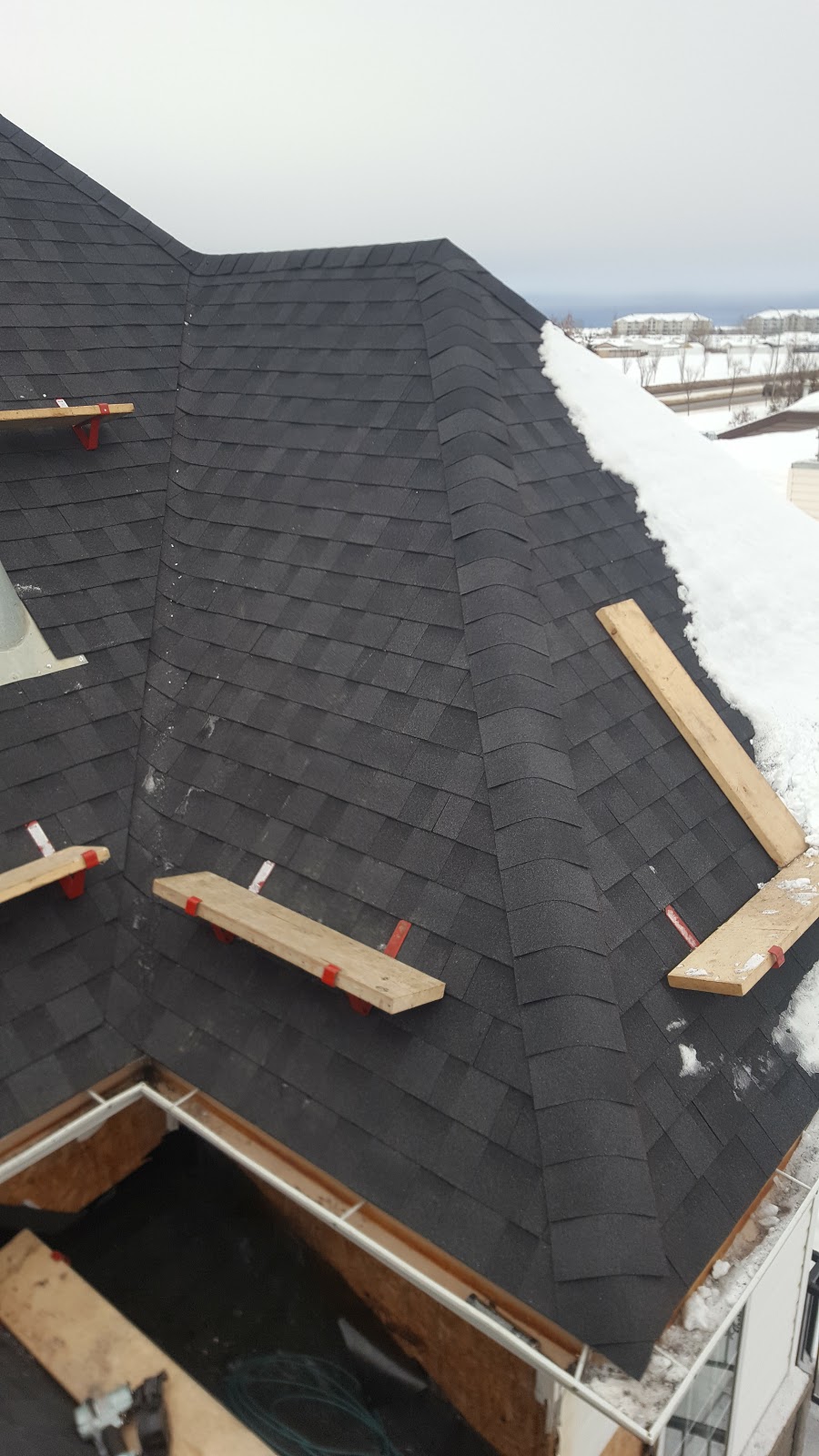 Luxury Roofing Ltd. | Box 699, Calmar, AB T0C 0V0, Canada | Phone: (587) 378-5170