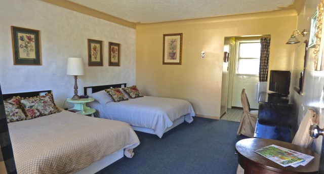 Crystal Beach Motel | 122 Ridgeway Rd, Crystal Beach, ON L0S 1B0, Canada | Phone: (905) 894-1750