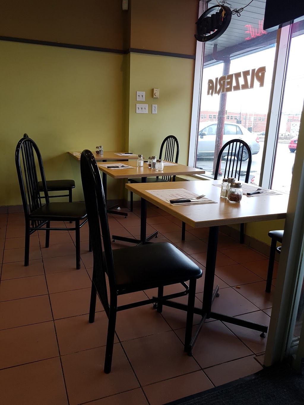 Marios Pizzeria | 6245 Boul Henri-Bourassa O, Saint-Laurent, QC H4R 1C7, Canada | Phone: (514) 336-6000