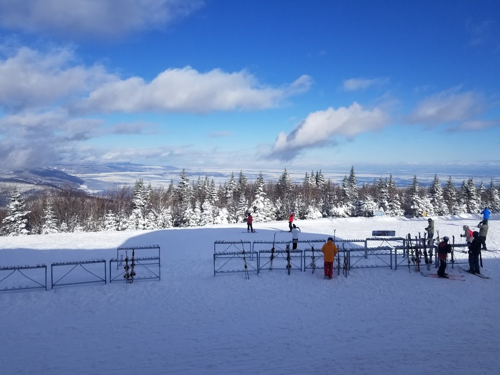 Le Massif de Charlevoix (stationnement en haut) | 455 QC-138, Petite-Rivière-Saint-François, QC G0A 2L0, Canada | Phone: (418) 632-5876