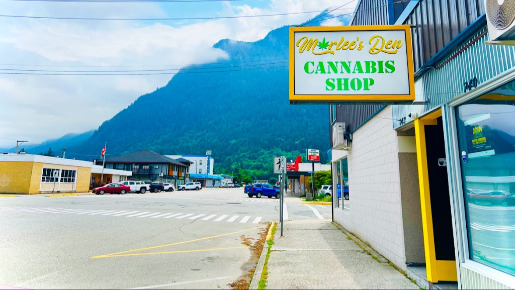 Marlee’s Den Cannabis- Hope | 740A Fraser Ave, Hope, BC V0X 1L0, Canada | Phone: (778) 873-8812